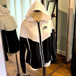 Nike windbreaker like new / never worn